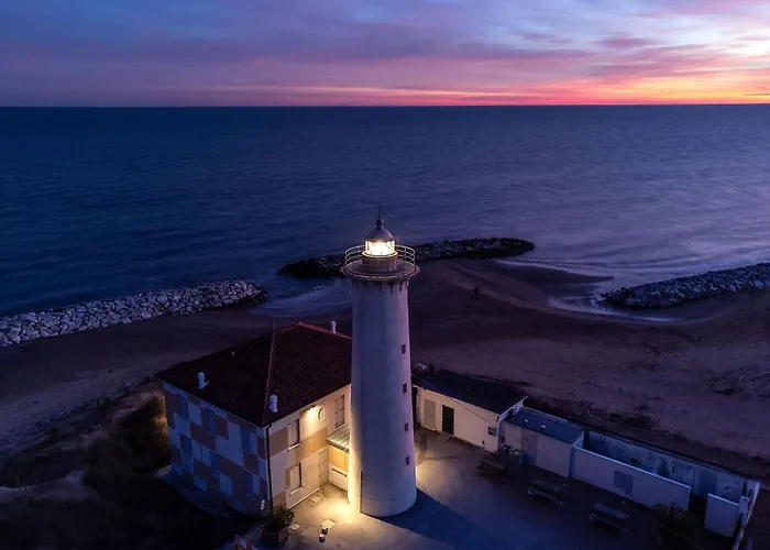 Relaxing Getaway By The Coast *